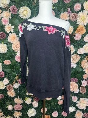 Guess Charcoal Gray Off-Shoulder Shirt with Pink and White Floral Appliqué